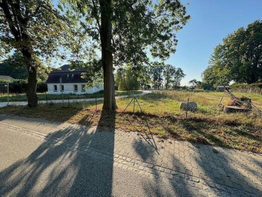 Einfamilienhaus zum Kauf provisionsfrei 316.000 € 7 Zimmer 215 m² 710 m² Grundstück frei ab sofort Neuendorf Lütow 17440