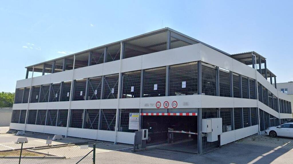 Parkhaus zur Miete 48,18 € Vösendorf 2331