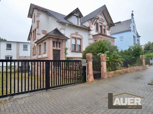 Villa zum Kauf 1.300.000 € 7 Zimmer 250 m² 3.493 m² Grundstück Innenstadt Pirmasens 66955