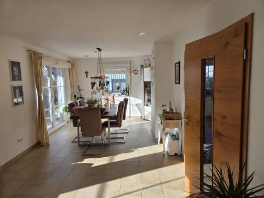 Doppelhaushälfte zur Miete 1.150 € 4,5 Zimmer 100 m² 385 m² Grundstück frei ab 01.04.2026 Niedermotzing Aholfing 94345