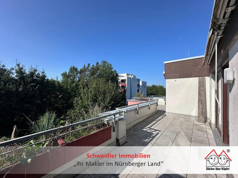 Wohnung zur Miete 1.100 € 4 Zimmer 136,3 m²<br/>Wohnfläche 01.10.2024<br/>Verfügbarkeit Altensittenbach Hersbruck 91217