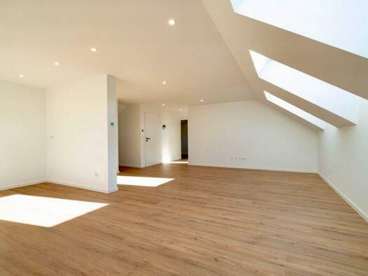 Wohnung zum Kauf provisionsfrei 254.000 € 3 Zimmer 63 m² 1. Geschoss frei ab sofort August-Lutz-Straße 7 Oettingen Oettingen i.Bay. 86732