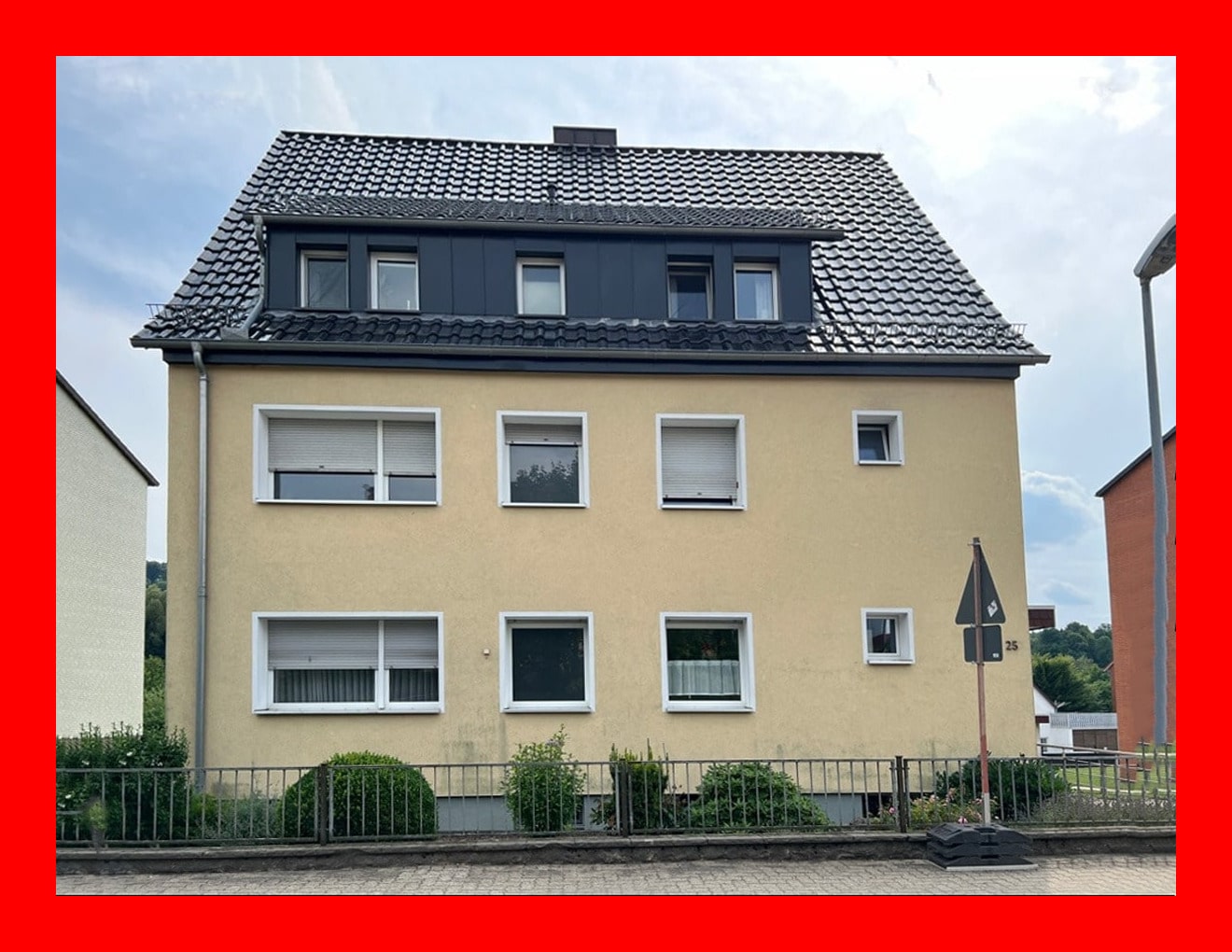 Mehrfamilienhaus zum Kauf 410.000 € 9 Zimmer 275 m²<br/>Wohnfläche 827 m²<br/>Grundstück Alfeld Alfeld 31061