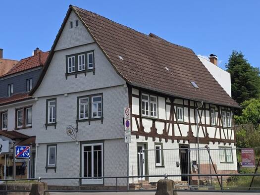 Haus zum Kauf 195.000 € 7 Zimmer 79 m² 450 m² Grundstück Erbach 64711