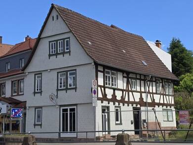 Haus zum Kauf 195.000 € 7 Zimmer 79 m² 450 m² Grundstück Erbach Erbach 64711