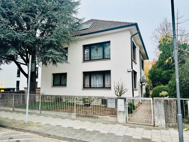 Villa zum Kauf provisionsfrei 1.375.000 € 10 Zimmer 300 m² 688 m² Grundstück Wiesenstraße Offenbach am Main 63071