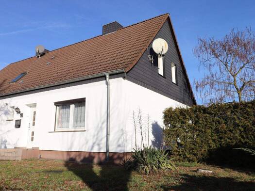 Doppelhaushälfte zum Kauf 150.000 € 4 Zimmer 80 m² 734 m² Grundstück frei ab sofort Gerwisch 39175