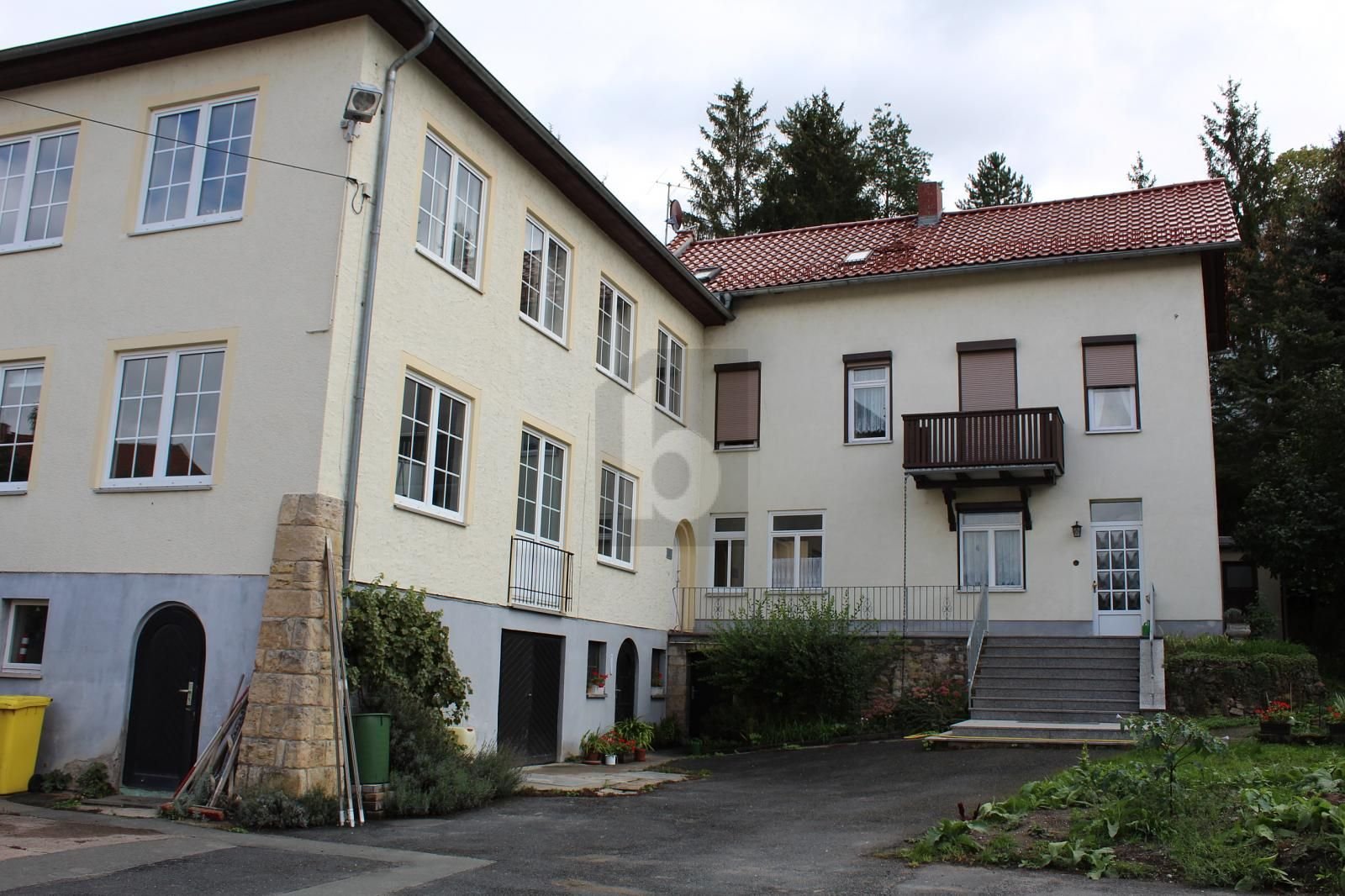 Wohn- und Geschäftshaus zum Kauf als Kapitalanlage geeignet 998.000 € 20 Zimmer 560 m²<br/>Fläche 1.000 m²<br/>Grundstück Wenigenjena - Ort Jena 07749