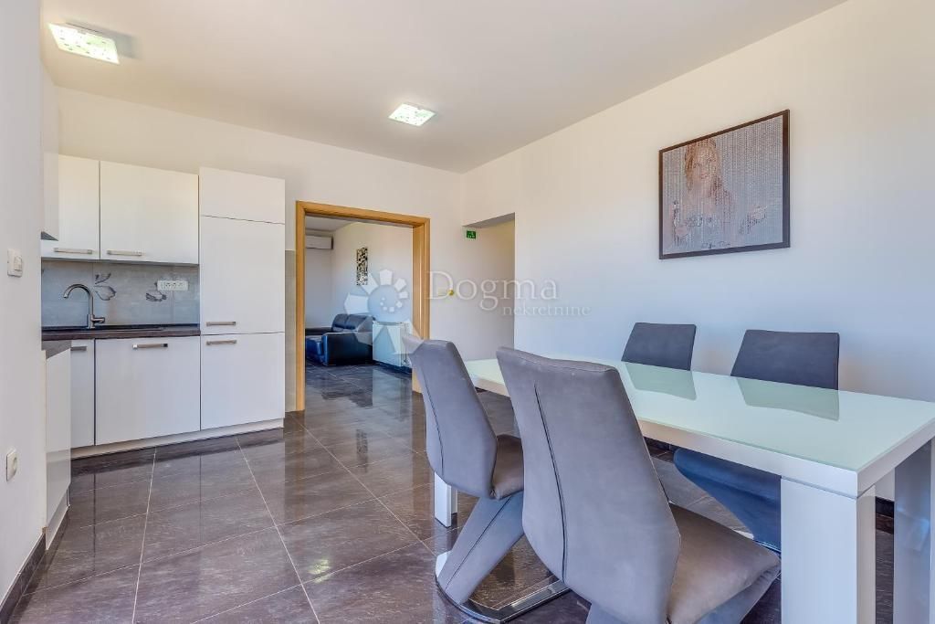 Wohnung zum Kauf 310.000 € 3 Zimmer 94 m²<br/>Wohnfläche Barbat na Rabu 51280