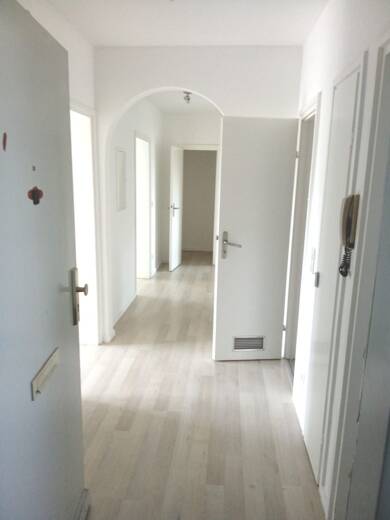 Wohnung zur Miete 690 € 3 Zimmer 78,5 m² 3. Geschoss frei ab 01.06.2025 Eisenacher Straße 1 Innenstadt Coburg 96450