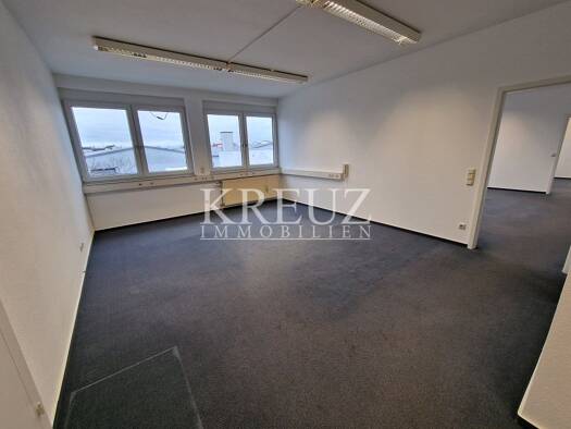 Bürofläche zur Miete 7 € 3 Zimmer 98 m² Bürofläche Rüsselsheim 65428