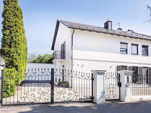 Haus zum Kauf 1.550.000 € 7 Zimmer 210 m² 617 m² Grundstück Neugilching Gilching 82205