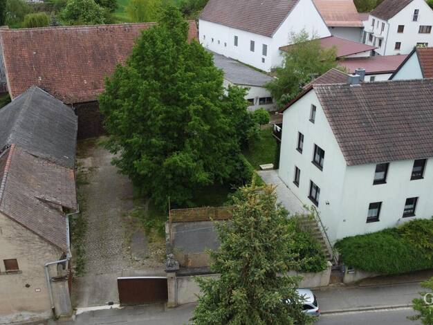 Haus zum Kauf 690.000 € 7 Zimmer 187 m² 3.946 m² Grundstück Bibergau Dettelbach 97337