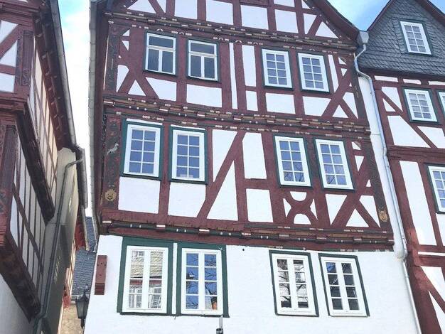 Doppelhaushälfte zur Miete 950 € 4 Zimmer 130 m² 130 m² Grundstück frei ab 01.09.2026 Kornmarkt 10 Herborn 35745