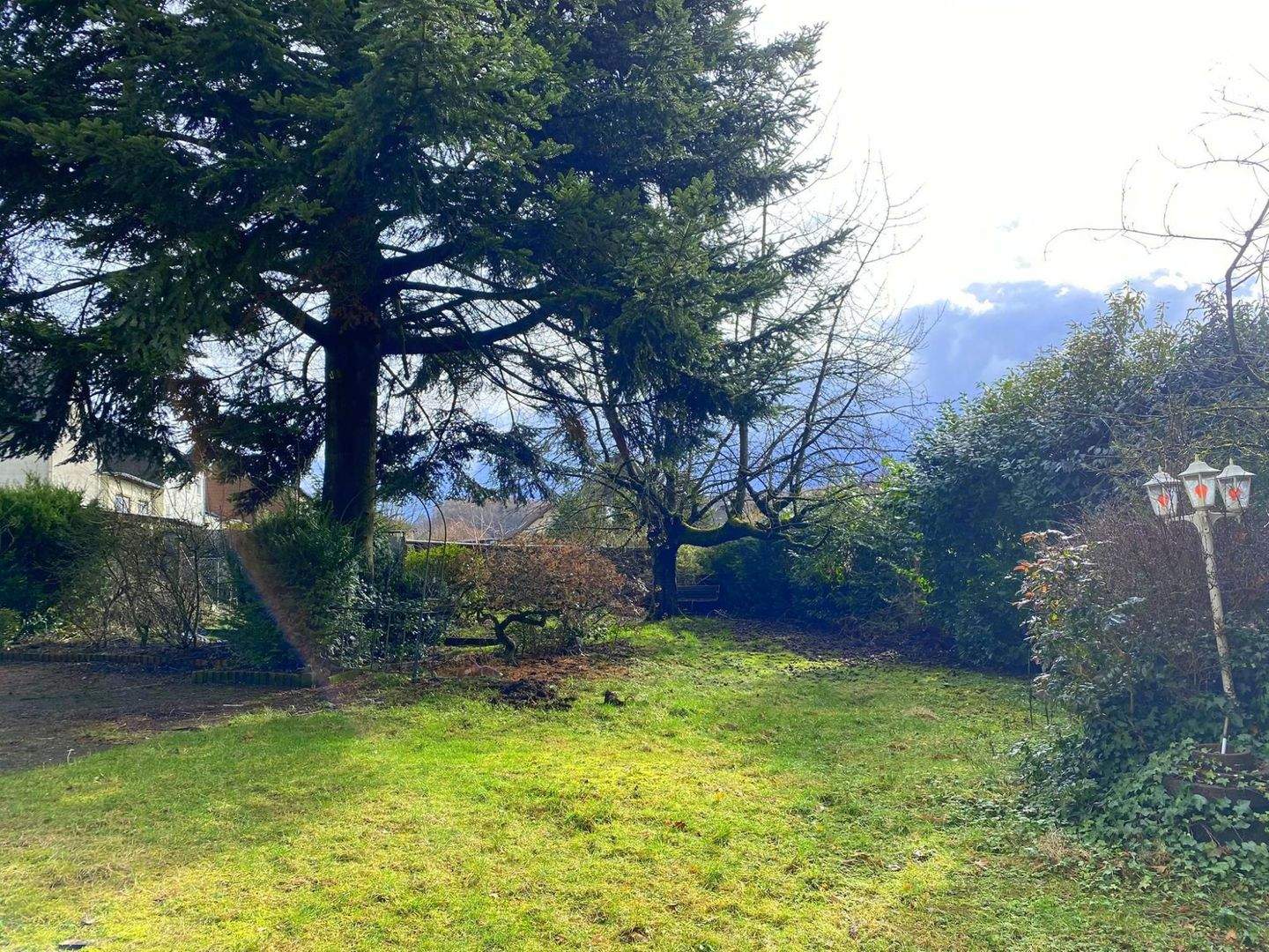 Immobilie in Nauort - Bringen Sie dieses Schmuckstück wieder zum Strahlen! Immobilie mit Charakter und großzügigem Garten in Nauort - Bild 2