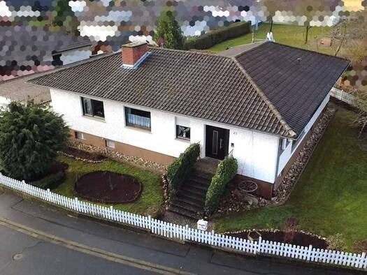 Bungalow zum Kauf 305.000 € 5 Zimmer 170 m² 846 m² Grundstück Gernach Kolitzheim / Gernach 97509