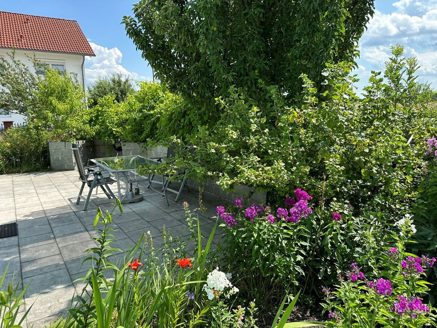 Einfamilienhaus zum Kauf 645.000 € 5 Zimmer 121 m²<br/>Wohnfläche 437 m²<br/>Grundstück Burghausen Burghausen 84489