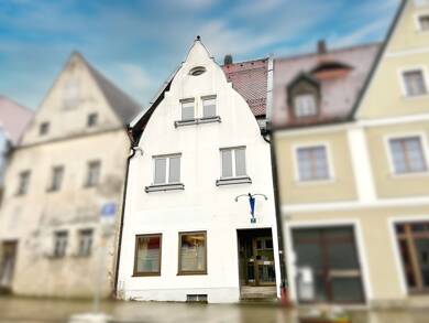 Reihenmittelhaus zum Kauf 299.000 € 7 Zimmer 238 m² 331 m² Grundstück Neustadt Neustadt an der Waldnaab 92660