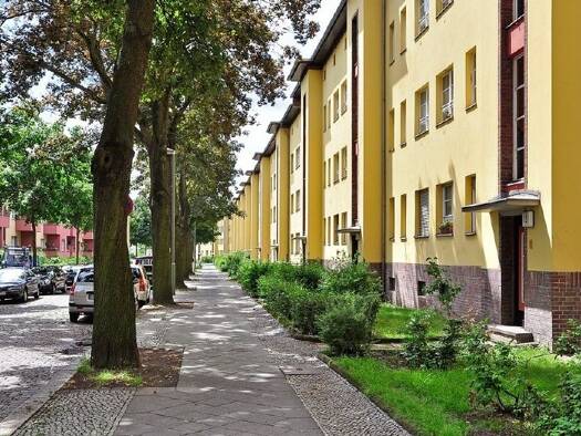 Wohnung zur Miete 977 € 2,5 Zimmer 61 m² frei ab sofort Kraetkestraße 12 Friedrichsfelde Berlin 10315