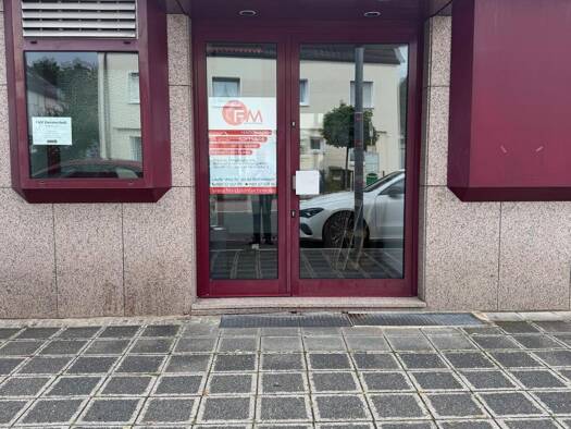 Wohn- und Geschäftshaus zum Kauf 9 Zimmer 520 m² Bürofläche Röthenbach Röthenbach an der Pegnitz 90552