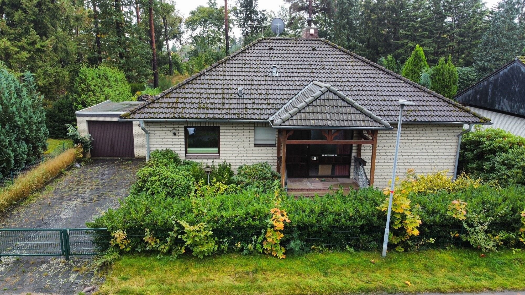 Bungalow zum Kauf 250.000 € 3 Zimmer 115 m²<br/>Wohnfläche 868 m²<br/>Grundstück ab sofort<br/>Verfügbarkeit Winsen Winsen 29308