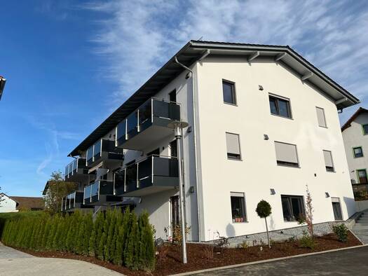 Wohnung zur Miete 850 € 3 Zimmer 87,7 m² Geschoss 1/3 frei ab 01.07.2026 Albersdorfer Straße Eging a.See 94535