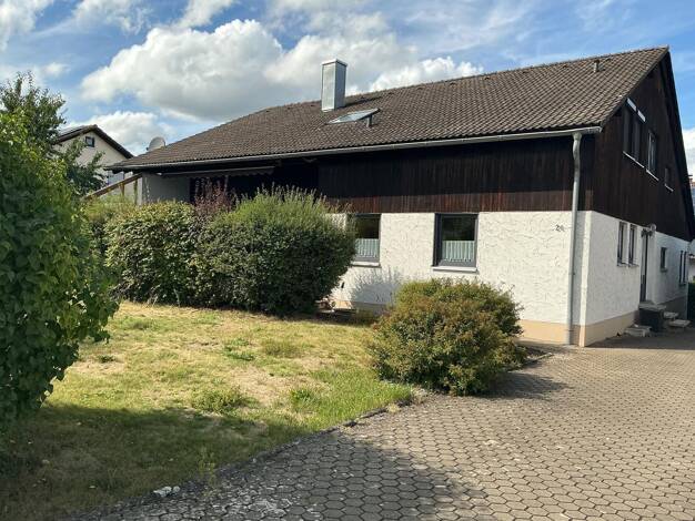 Wohnung zum Kauf 275.000 € 4 Zimmer 135 m² frei ab sofort Schillerstraße 21 Langenaltheim Langenaltheim 91799