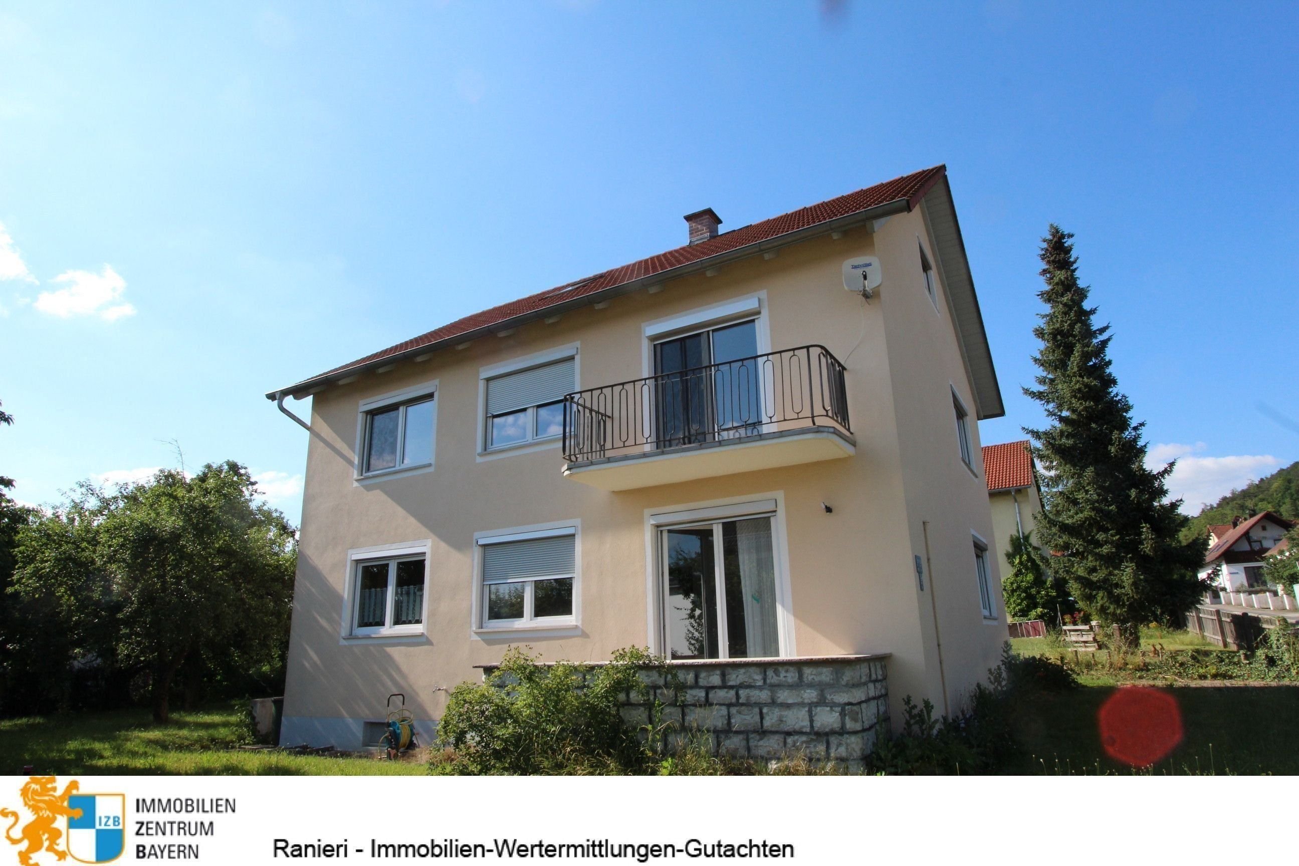 Mehrfamilienhaus zum Kauf 398.000 € 7 Zimmer 158 m²<br/>Wohnfläche 862 m²<br/>Grundstück ab sofort<br/>Verfügbarkeit Hainsberger Str. 17 Dietfurt Dietfurt an der Altmühl 92345