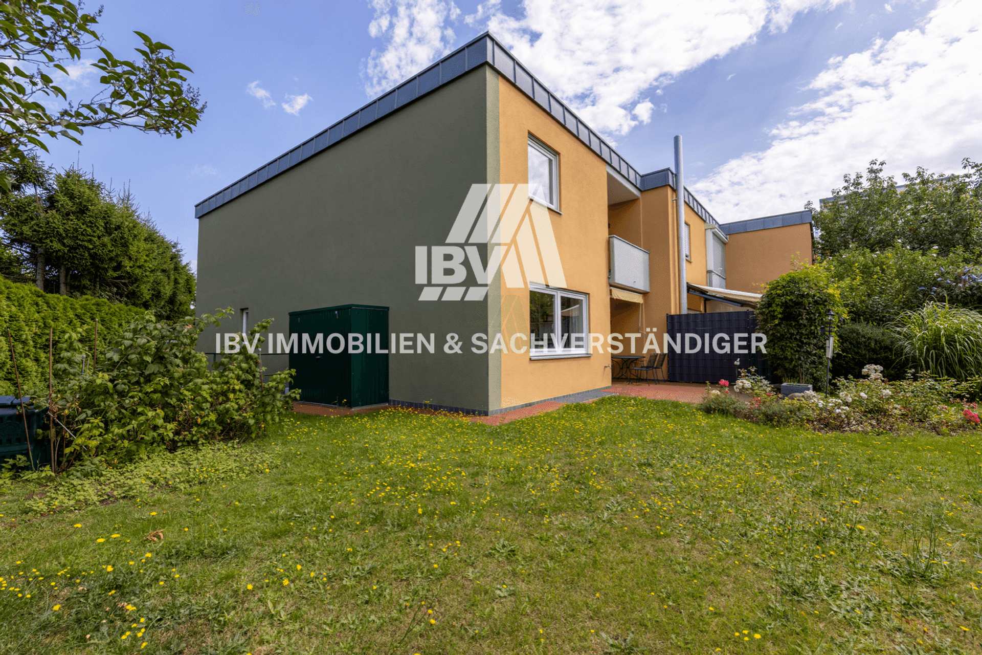 Reihenendhaus zum Kauf 369.000 € 5 Zimmer 131 m²<br/>Wohnfläche 371 m²<br/>Grundstück Dreifaltigkeit Amberg 92224