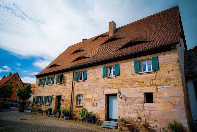 Mehrfamilienhaus zum Kauf 659.000 € 8 Zimmer 218 m² 1.445 m² Grundstück Roßtal Roßtal 90574