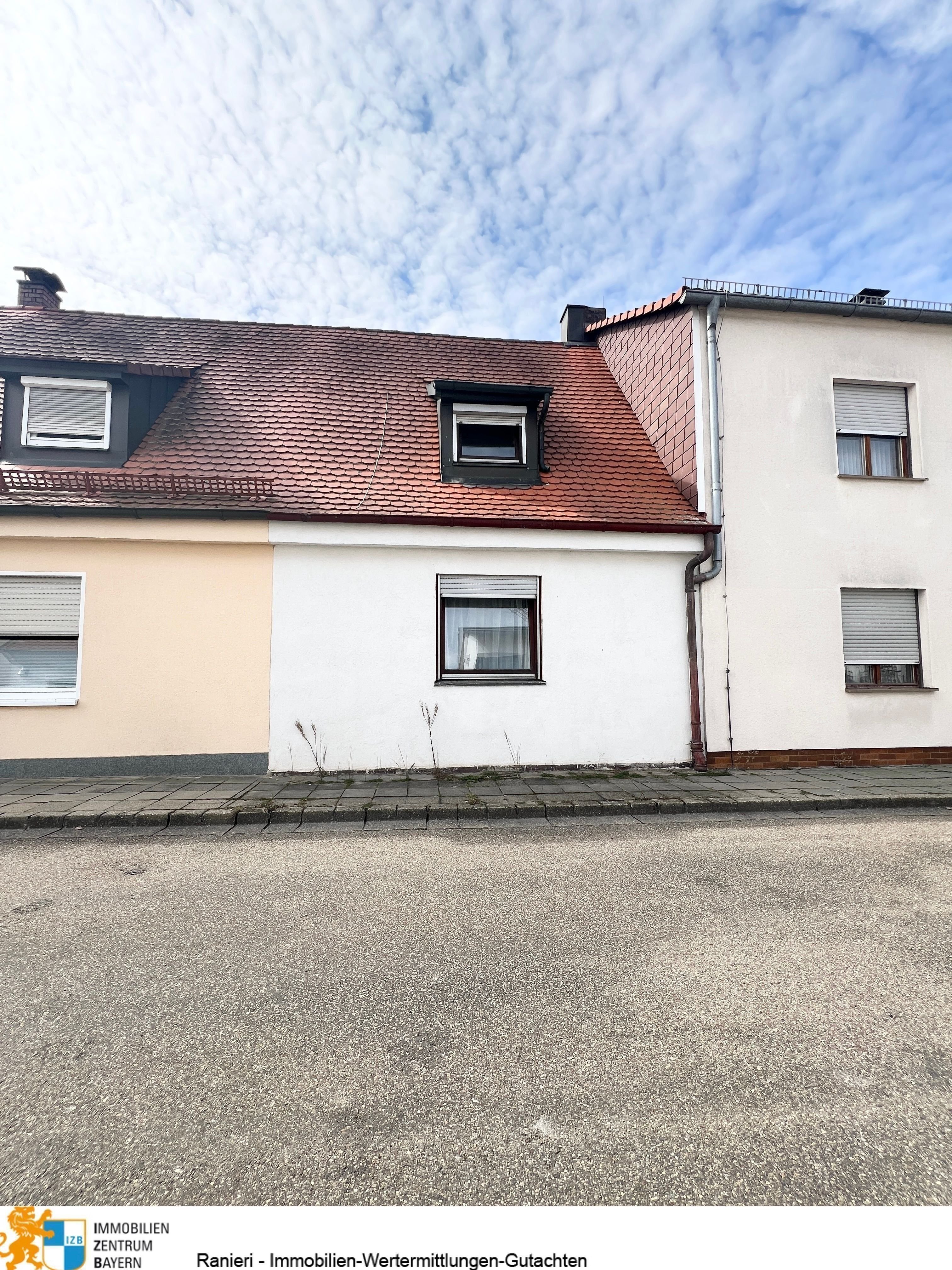 Reihenmittelhaus zum Kauf 198.000 € 3 Zimmer 55 m²<br/>Wohnfläche 159 m²<br/>Grundstück ab sofort<br/>Verfügbarkeit Westliche Bernfurter Straße 16a Neumarkt Neumarkt in der Oberpfalz 92318