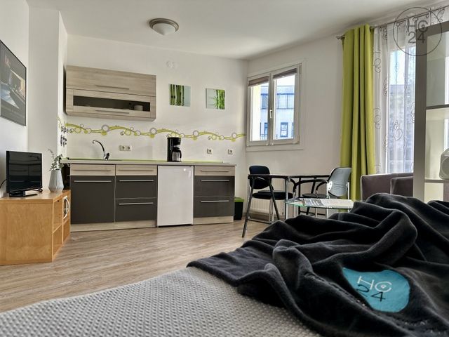 Wohnung zur Miete Wohnen auf Zeit 750 € 1 Zimmer 30 m²<br/>Wohnfläche 01.04.2025<br/>Verfügbarkeit Neustadt-Neuschönefeld Leipzig 04315