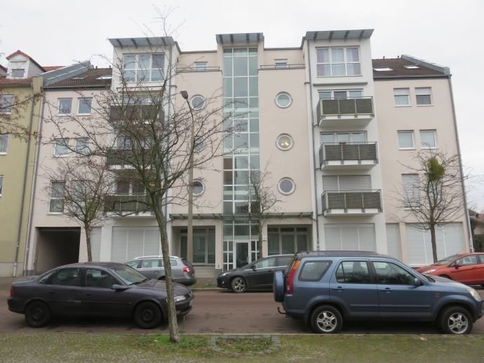 Wohnung zur Miete 420 € 2 Zimmer 62,4 m²<br/>Wohnfläche 3.<br/>Geschoss ab sofort<br/>Verfügbarkeit Carl-Maria-von-Weber-Straße Innerstädtischer Bereich Nord 17 Dessau-Roßlau 06844