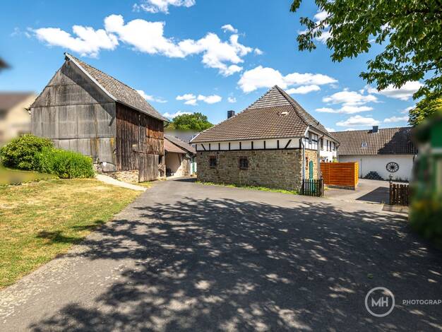 Einfamilienhaus zum Kauf 349.000 € 12 Zimmer 286 m² 1.050 m² Grundstück Tüschenbonnen Much 53804