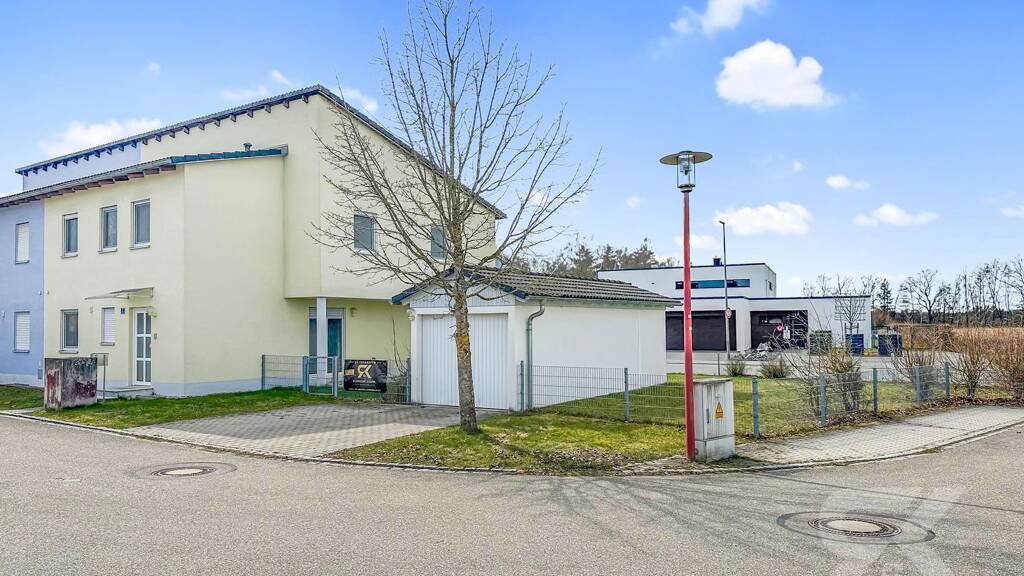 Doppelhaushälfte zum Kauf 279.000 € 5 Zimmer 134 m² 490 m² Grundstück Schwarzenbach 92720