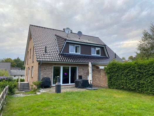 Haus zur Miete 2.150 € 6 Zimmer 160 m² 300 m² Grundstück Eißendorf Hamburg-Eißendorf 21075