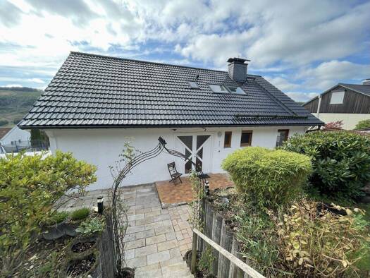 Einfamilienhaus zum Kauf 359.000 € 9 Zimmer 185 m² 986 m² Grundstück Lüdenscheid 58513