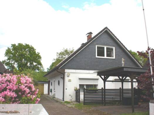 Haus zum Kauf 450.000 € 4,5 Zimmer 152 m² 924 m² Grundstück frei ab sofort Norderstedt 22846