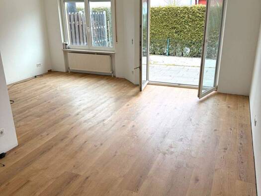 Reihenmittelhaus zur Miete 1.470 € 6 Zimmer 135 m² 122 m² Grundstück frei ab sofort Neumarkter Str. 52 Freystadt 92342