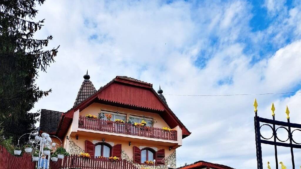 Haus zum Kauf 180.000 € 5 Zimmer 210 m² 2.476 m² Grundstück Kaposvár