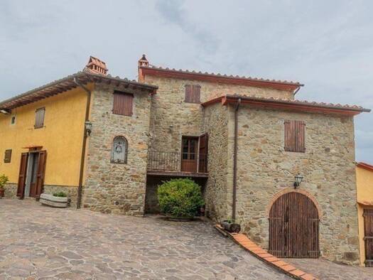 Haus zum Kauf 900.000 € 750 m² Carmignano 59015