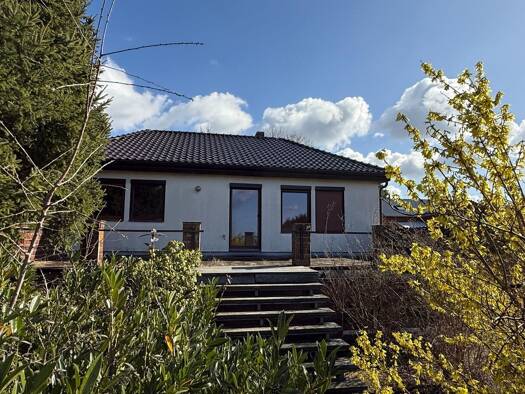 Bungalow zum Kauf 359.000 € 3 Zimmer 100 m² 1.105 m² Grundstück Weinböhla 01689