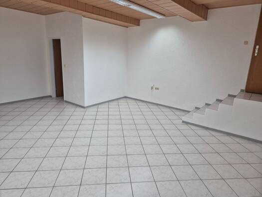 Wohnung zur Miete 720 € 3 Zimmer 80 m² 1. Geschoss frei ab sofort Ostheim Nidderau 61130