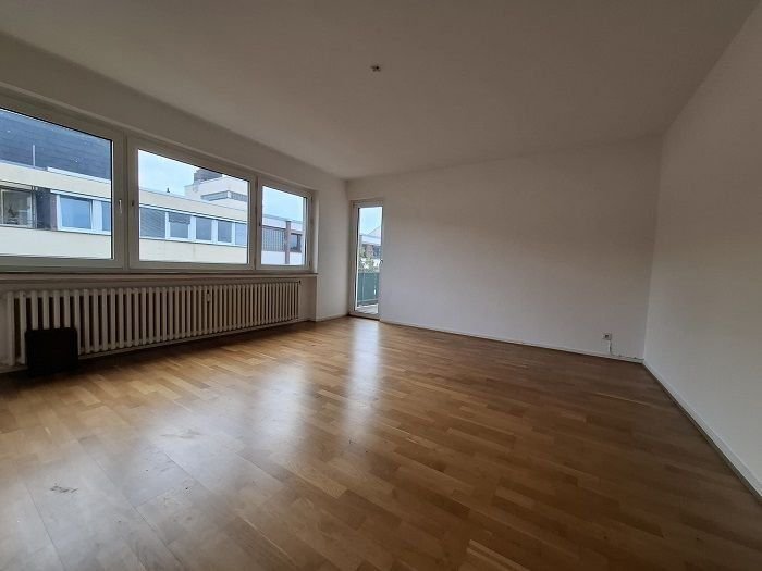 Wohnung zur Miete 745 € 3,5 Zimmer 82 m²<br/>Wohnfläche 3.<br/>Geschoss ab sofort<br/>Verfügbarkeit Dietkirchenstraße 000 Wichelshof Bonn 53111