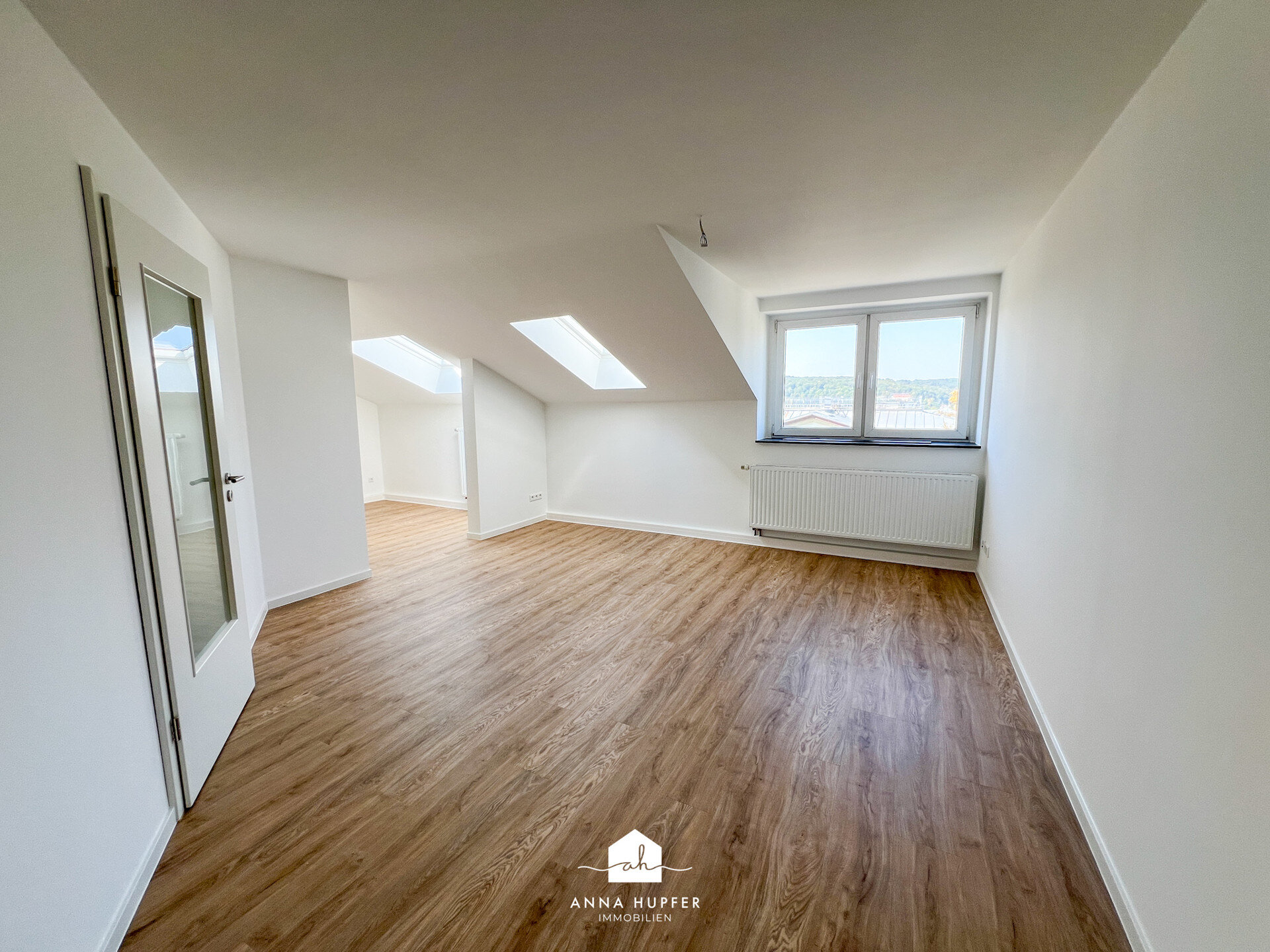 Wohnung zur Miete 530 € 2 Zimmer 61,9 m²<br/>Wohnfläche 3.<br/>Geschoss ab sofort<br/>Verfügbarkeit Berliner Straße 10 Clara-Zetkin-Straße / Friedrich-Engels-Straße Gera 07545