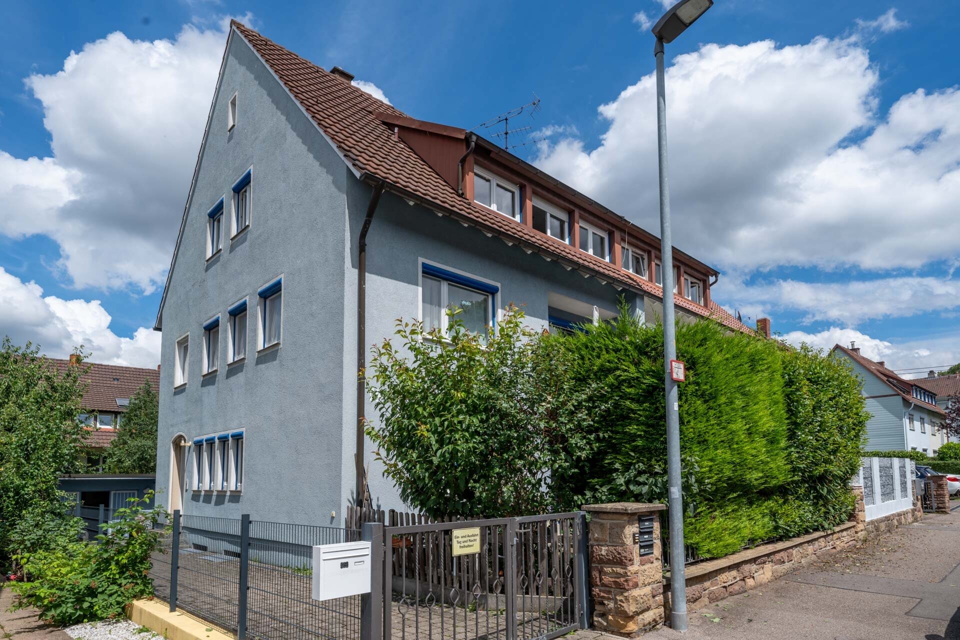 Mehrfamilienhaus zum Kauf 820.000 € 9 Zimmer 184 m²<br/>Wohnfläche 285 m²<br/>Grundstück Ludwigsburg - Ost Ludwigsburg 71638