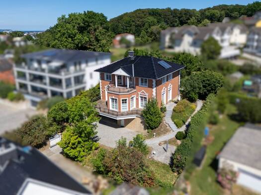 Villa zum Kauf 845.000 € 5 Zimmer 211 m² 695 m² Grundstück Bahnhofstraße 13A Binz 18609