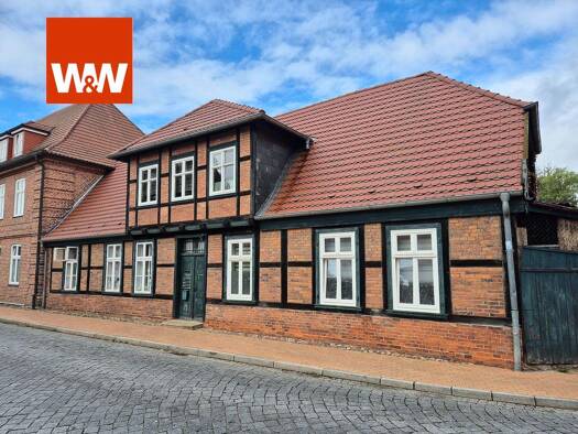 Mehrfamilienhaus zum Kauf provisionsfrei 247.500 € 7 Zimmer 220 m² 500 m² Grundstück Ludwigslust 19288