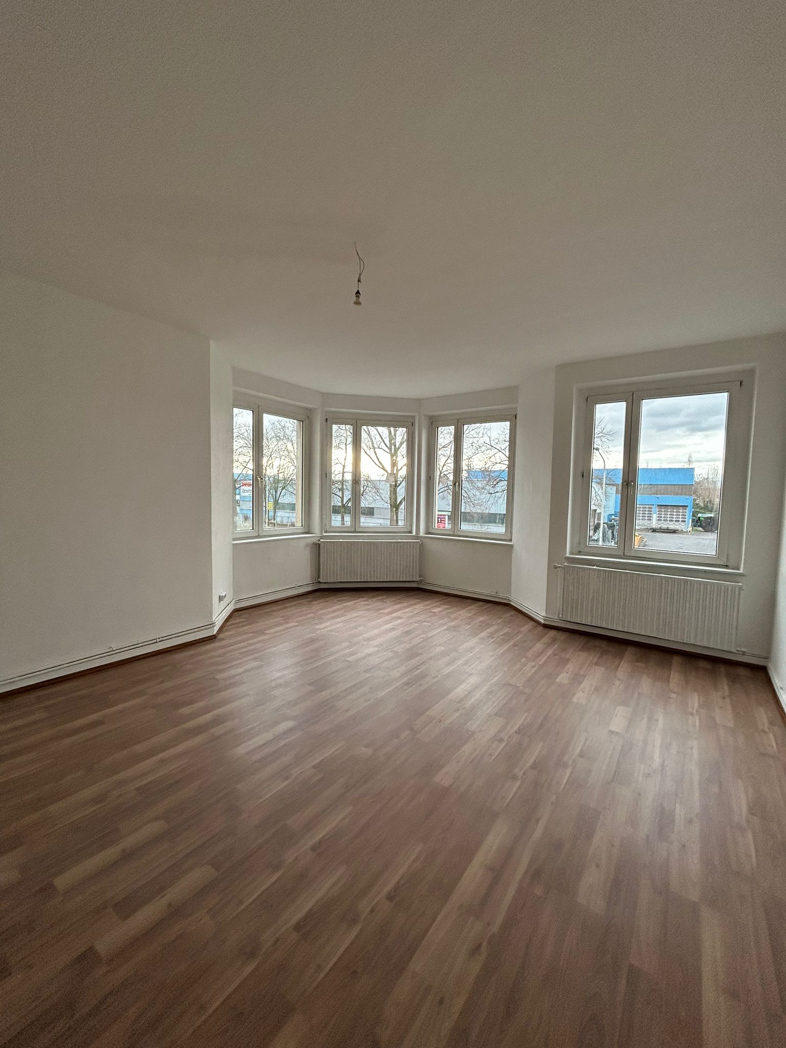 Wohnung zum Kauf provisionsfrei 260.000 € 3 Zimmer 104 m²<br/>Wohnfläche 1.<br/>Geschoss ab sofort<br/>Verfügbarkeit Düsseldorferstraße 115 Linn Krefeld 47809