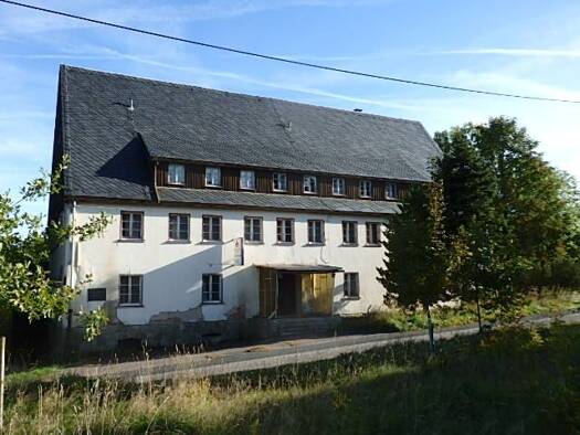Haus zum Kauf 65.000 € 40 Zimmer 900 m² 2.049 m² Grundstück frei ab sofort Alte Straße 129 Holzhau Rechenberg-Bienenmühle 09623